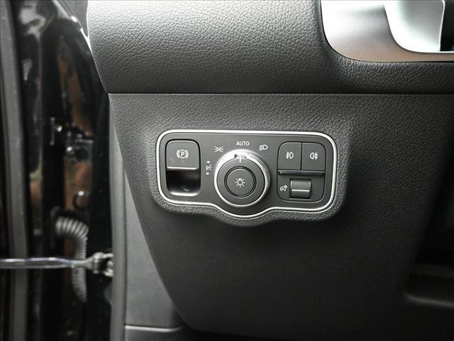 new 2025 Mercedes-Benz GLB 250 car, priced at $49,595