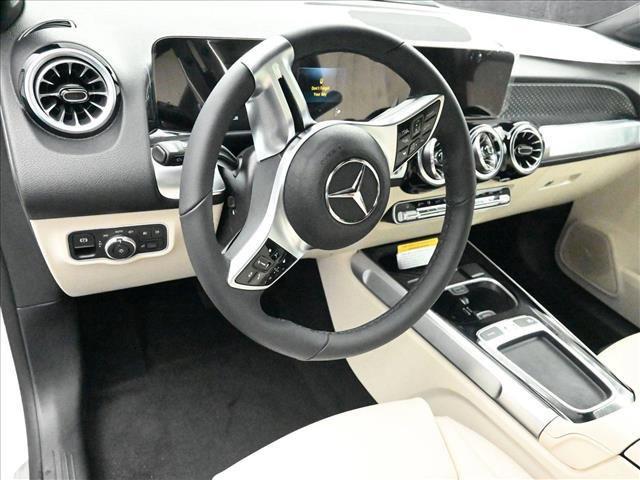 new 2025 Mercedes-Benz GLB 250 car, priced at $51,095