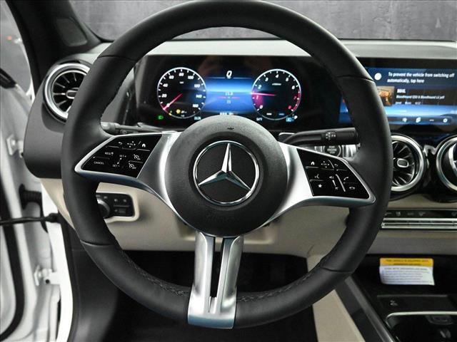 new 2025 Mercedes-Benz GLB 250 car, priced at $51,095