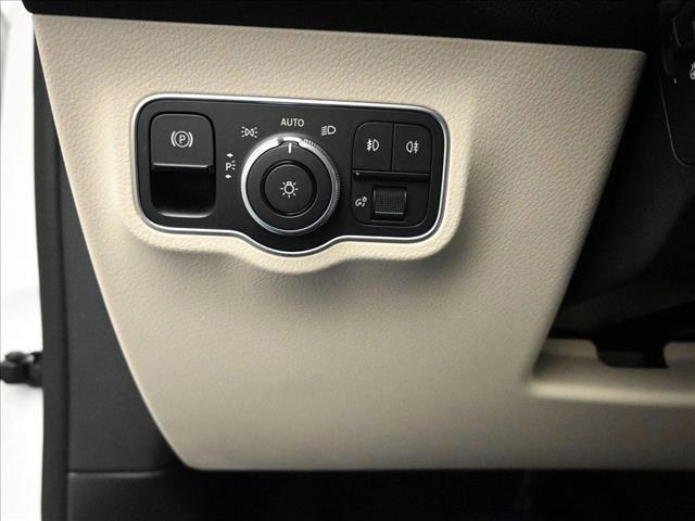 new 2025 Mercedes-Benz GLB 250 car, priced at $51,095