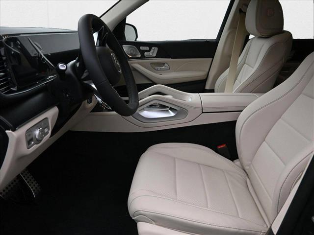 new 2025 Mercedes-Benz GLS 450 car, priced at $96,870