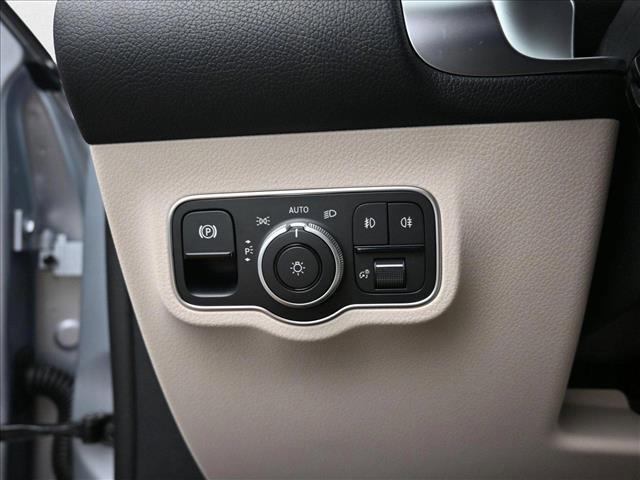 new 2025 Mercedes-Benz GLB 250 car, priced at $54,195