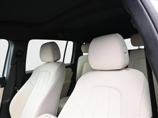 new 2025 Mercedes-Benz GLB 250 car, priced at $54,195