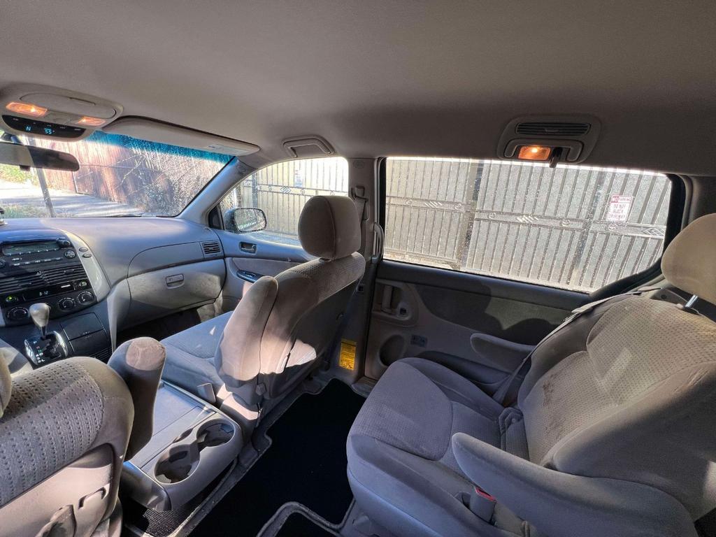 used 2007 Toyota Sienna car, priced at $6,900