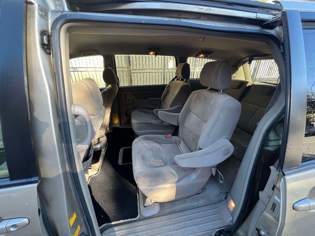 used 2007 Toyota Sienna car, priced at $6,900