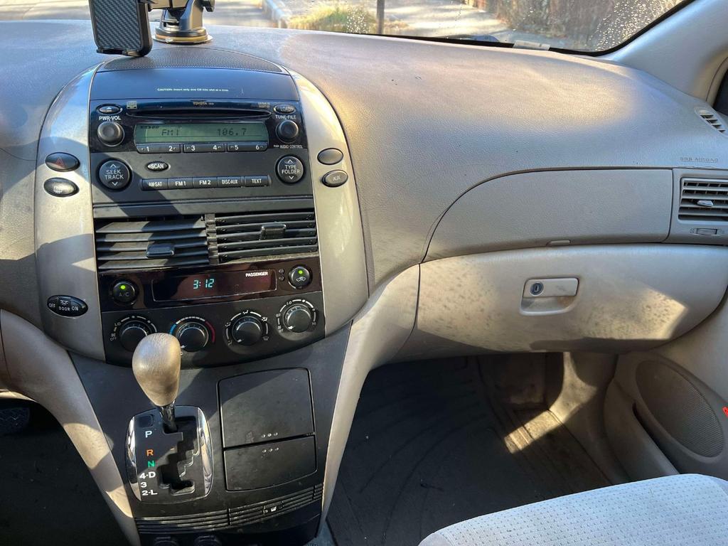 used 2007 Toyota Sienna car, priced at $6,900