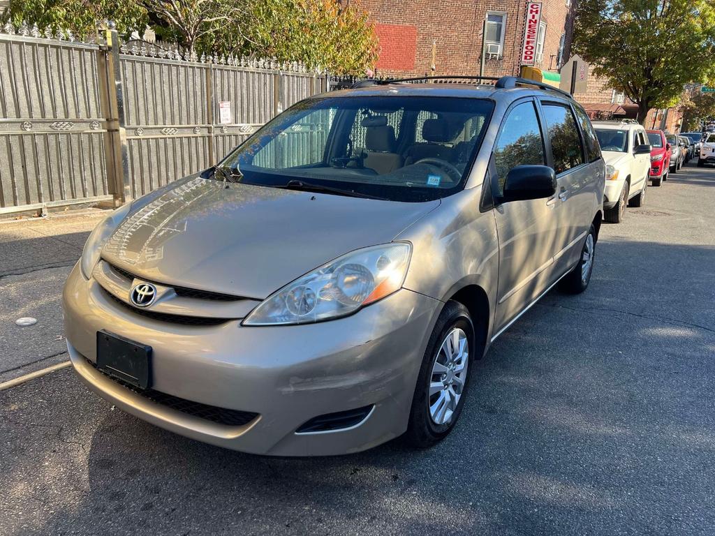 used 2007 Toyota Sienna car, priced at $6,900