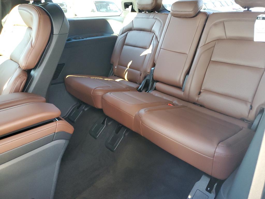 new 2025 Lincoln Navigator car, priced at $106,440