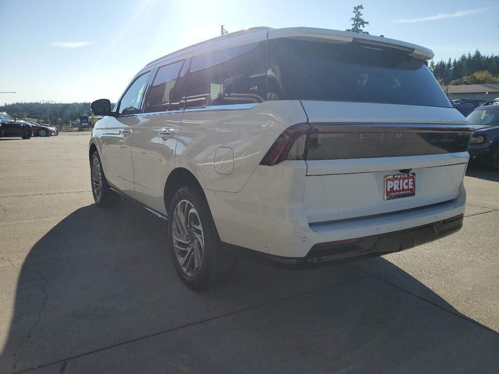 new 2025 Lincoln Navigator car, priced at $106,440