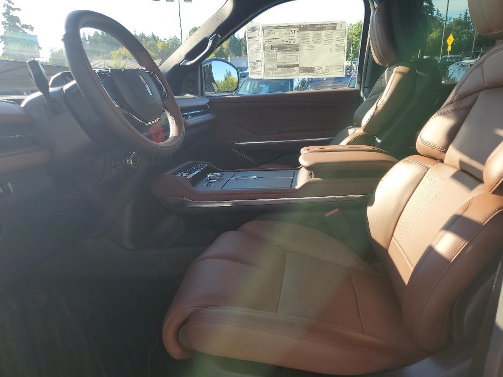 new 2025 Lincoln Navigator car, priced at $106,440