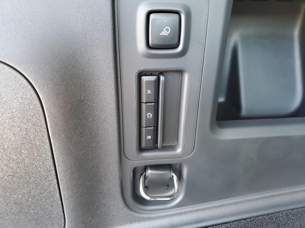 new 2025 Lincoln Navigator car, priced at $106,440