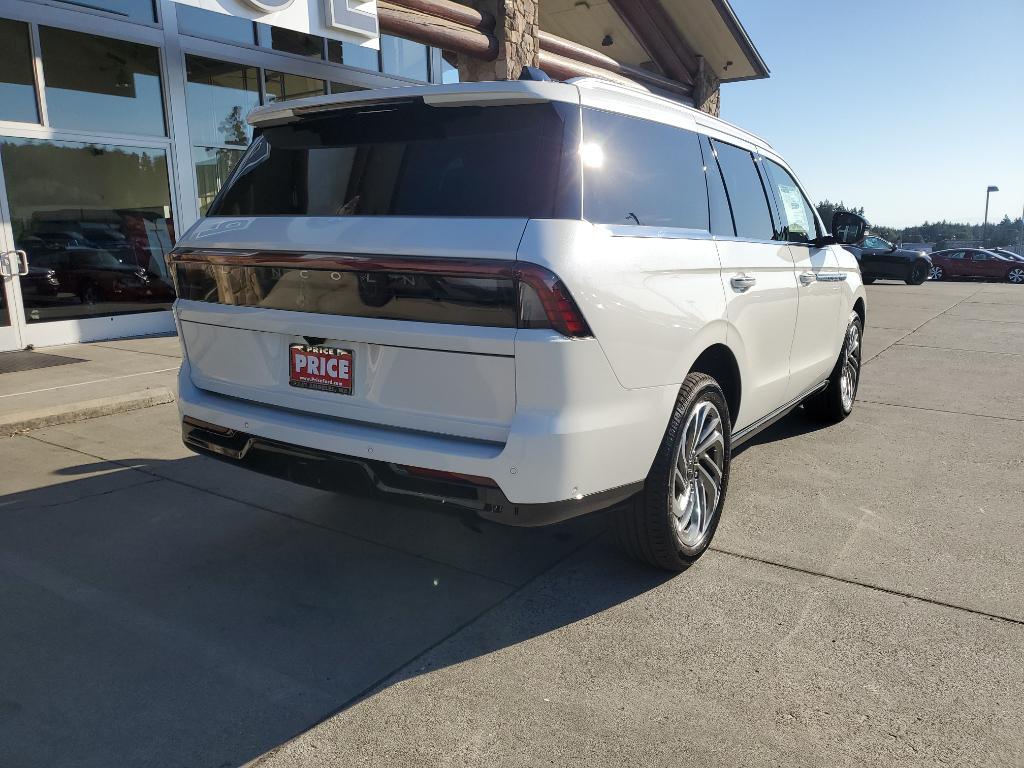 new 2025 Lincoln Navigator car, priced at $106,440