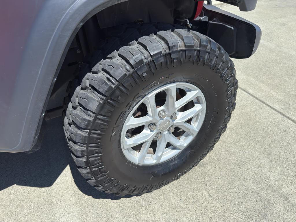 used 2023 Jeep Gladiator car, priced at $35,999