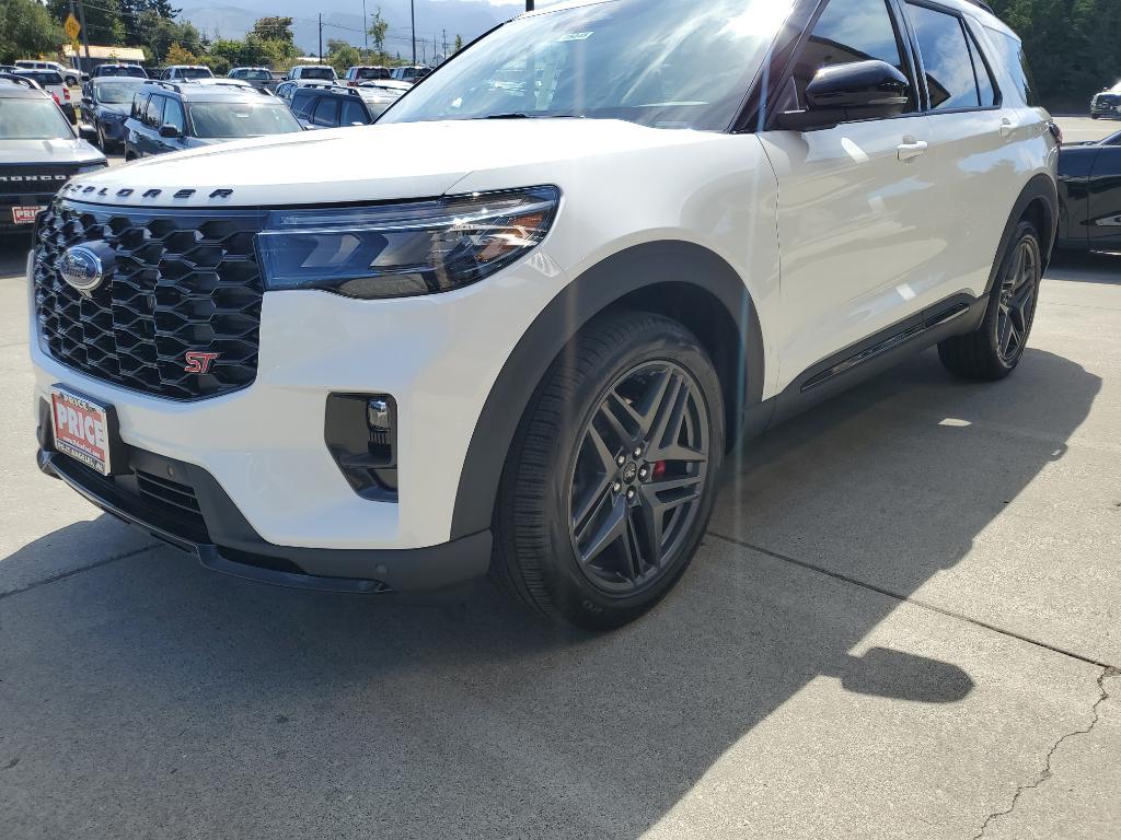 new 2025 Ford Explorer car, priced at $62,255