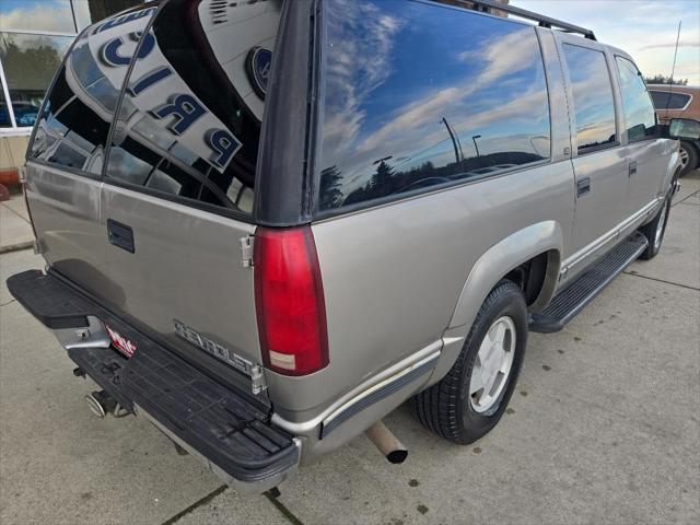 used 1999 Chevrolet Suburban car, priced at $5,555