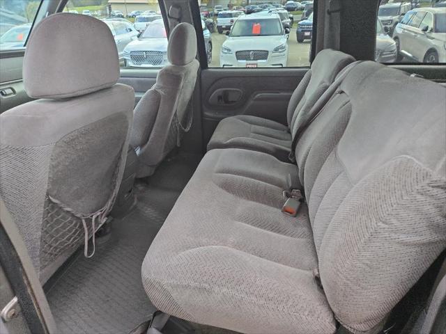 used 1999 Chevrolet Suburban car, priced at $5,555