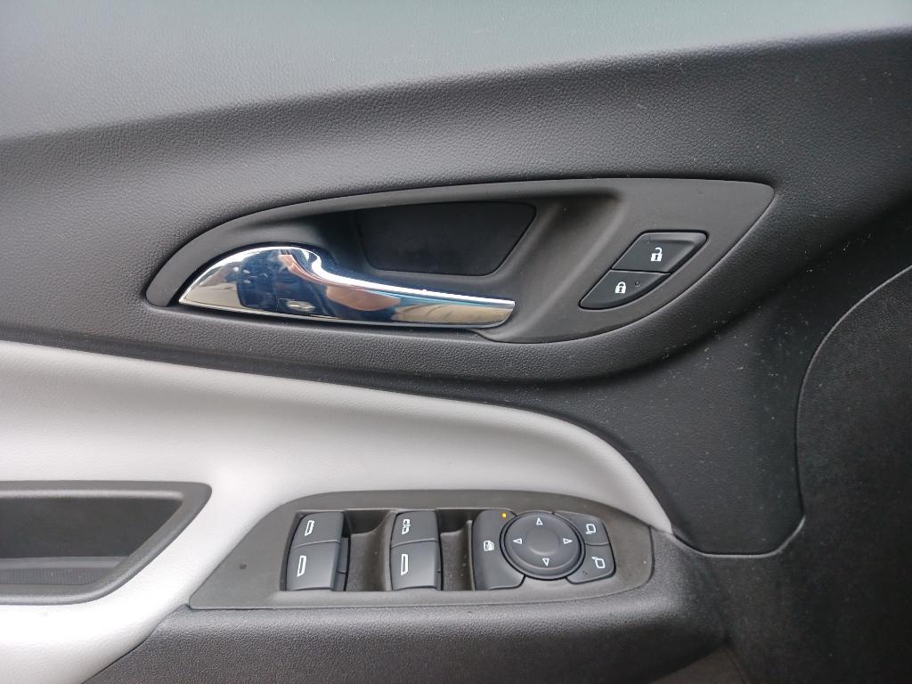 used 2023 Chevrolet Equinox car, priced at $25,999