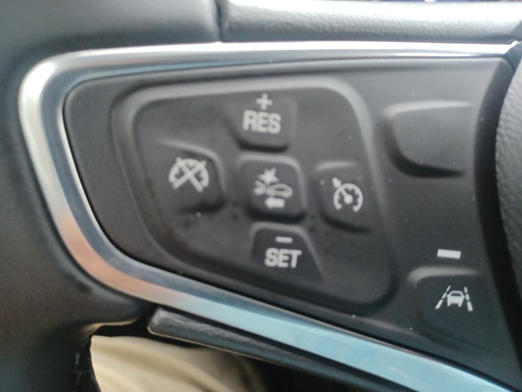 used 2023 Chevrolet Equinox car, priced at $25,999