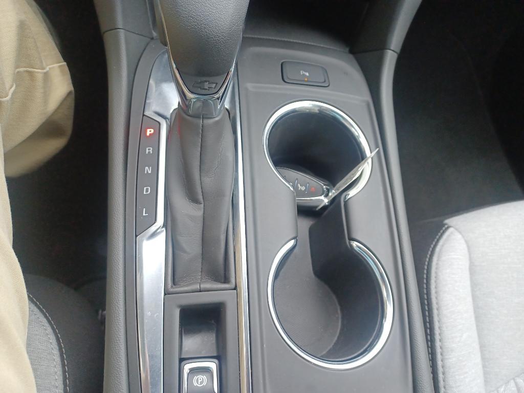 used 2023 Chevrolet Equinox car, priced at $25,999