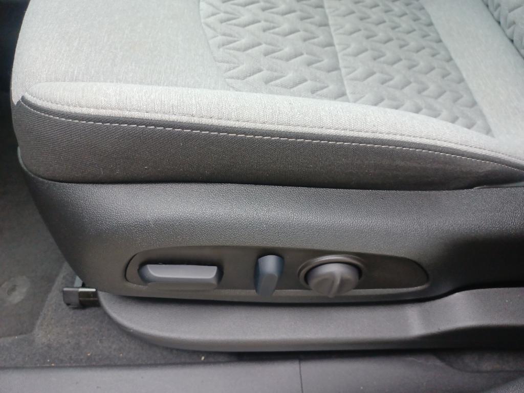 used 2023 Chevrolet Equinox car, priced at $25,999