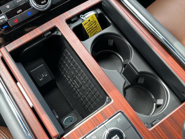 new 2024 Lincoln Navigator car, priced at $100,186