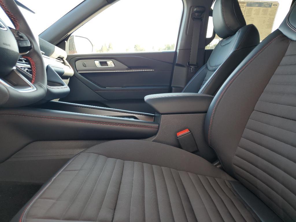 new 2025 Ford Explorer car