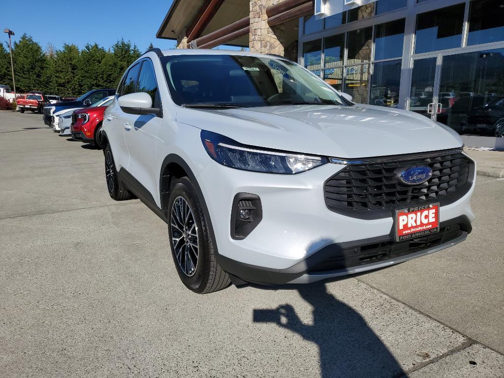 new 2025 Ford Escape PHEV car, priced at $39,390