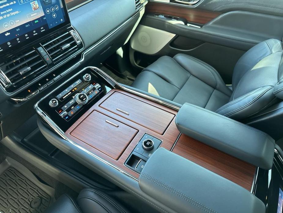 new 2024 Lincoln Navigator car, priced at $105,999