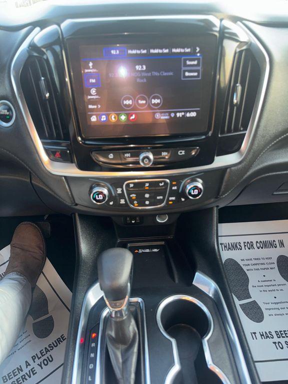 used 2023 Chevrolet Traverse car, priced at $30,239