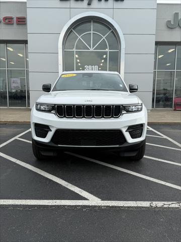 new 2025 Jeep Grand Cherokee car, priced at $43,575