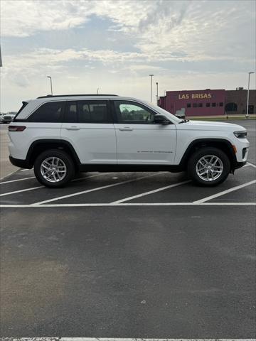 new 2025 Jeep Grand Cherokee car, priced at $43,575
