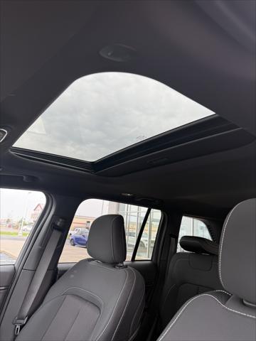 new 2025 Jeep Grand Cherokee car, priced at $43,575