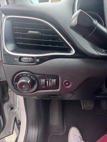 used 2023 Jeep Cherokee car, priced at $26,024