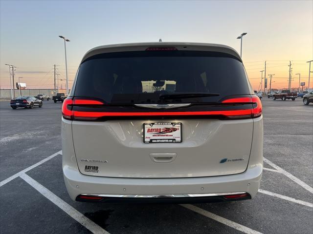 used 2021 Chrysler Pacifica Hybrid car, priced at $26,633