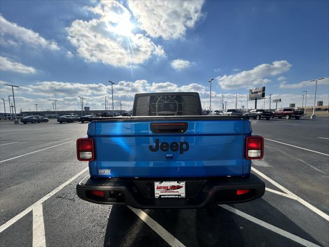 new 2024 Jeep Gladiator car