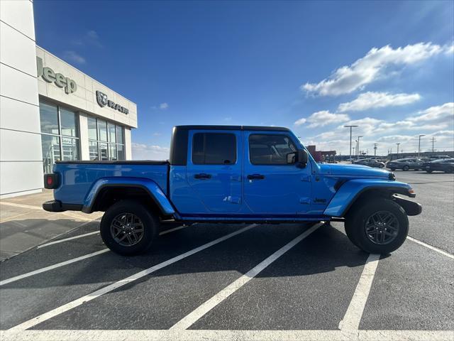 new 2024 Jeep Gladiator car