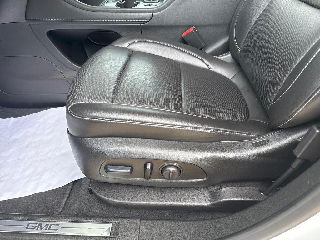 used 2023 GMC Acadia car, priced at $29,999