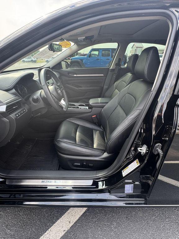 used 2023 Nissan Altima car, priced at $28,924