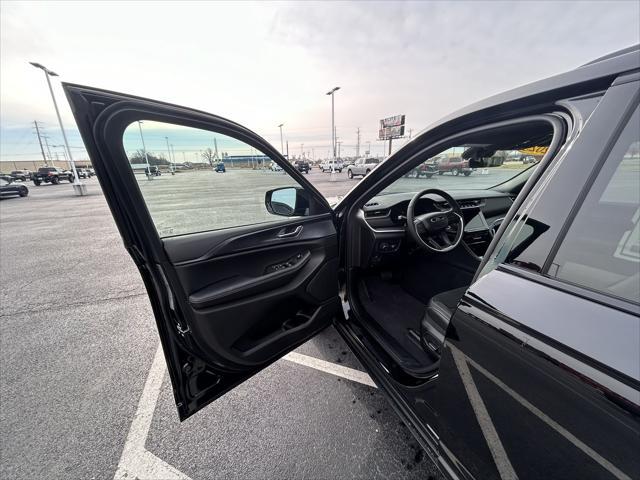 new 2025 Jeep Grand Cherokee car, priced at $47,675