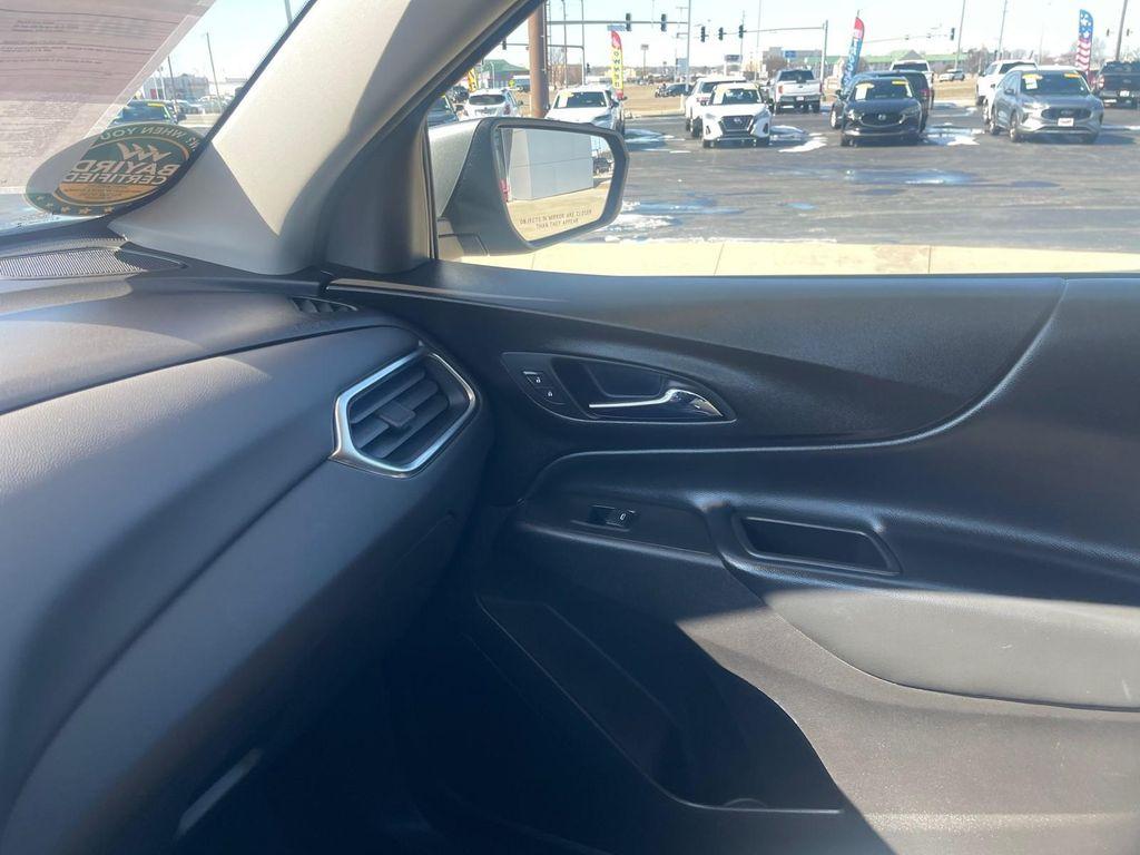 used 2024 Chevrolet Equinox car, priced at $25,990