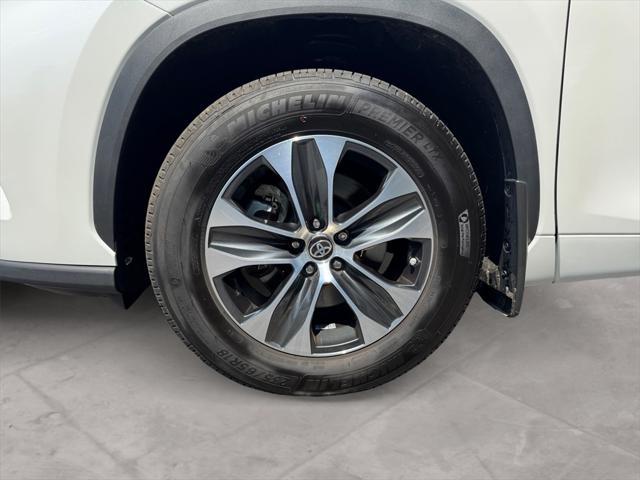used 2024 Toyota Highlander car, priced at $45,991