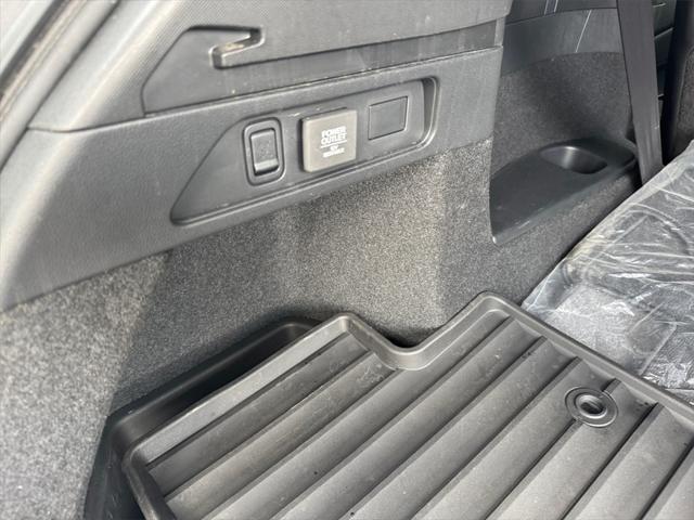 used 2023 Acura MDX car, priced at $45,991