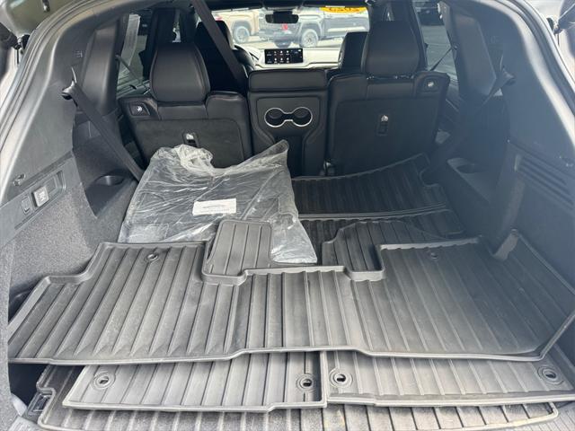 used 2023 Acura MDX car, priced at $45,991