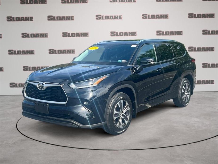 used 2021 Toyota Highlander car, priced at $33,584