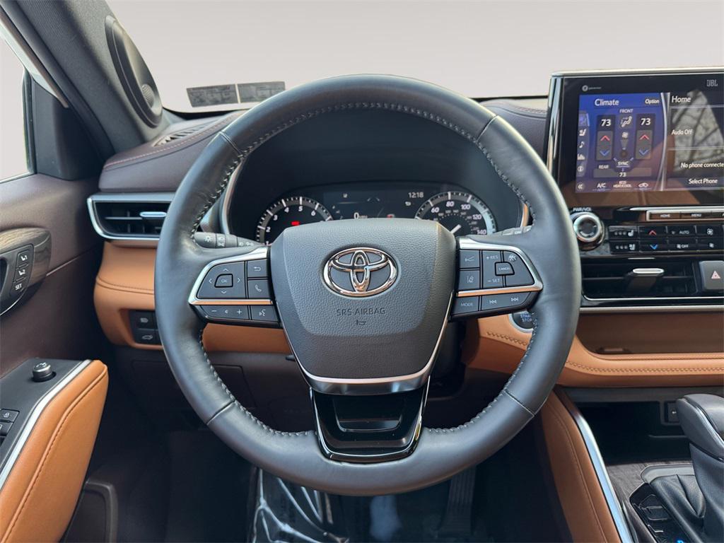 used 2021 Toyota Highlander car, priced at $36,491