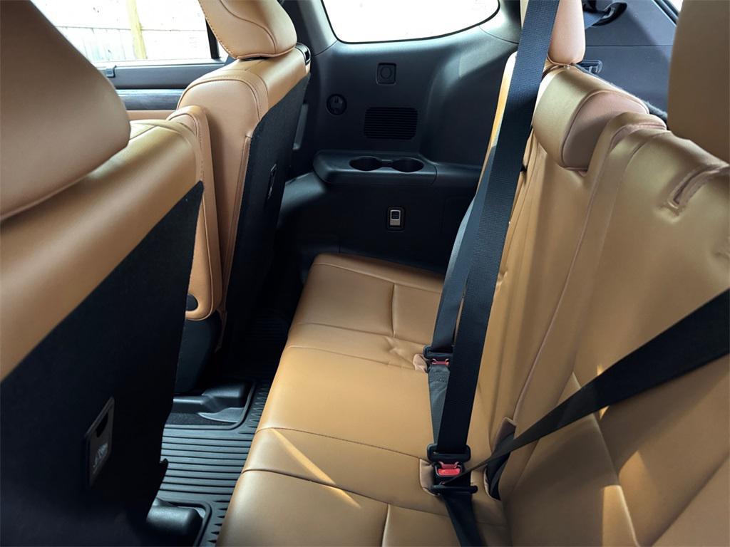 used 2021 Toyota Highlander car, priced at $36,491