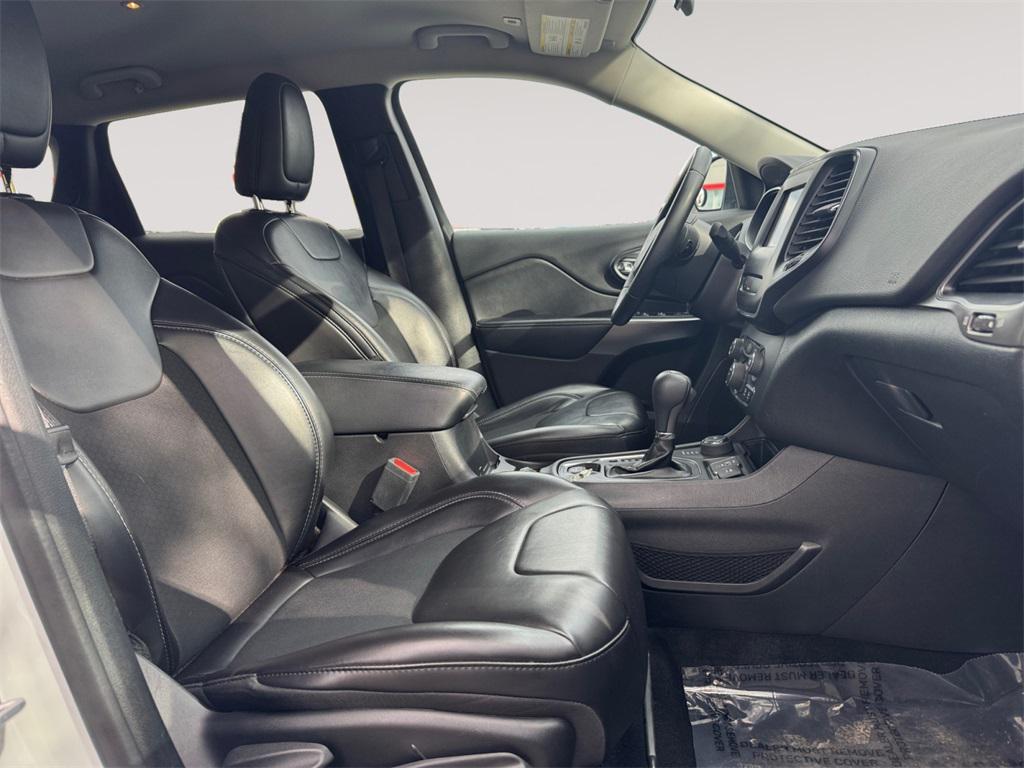 used 2019 Jeep Cherokee car, priced at $14,991