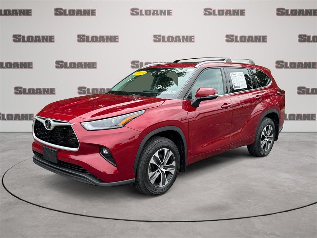used 2022 Toyota Highlander car, priced at $39,491