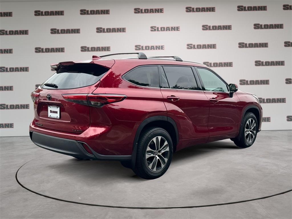 used 2022 Toyota Highlander car, priced at $39,491