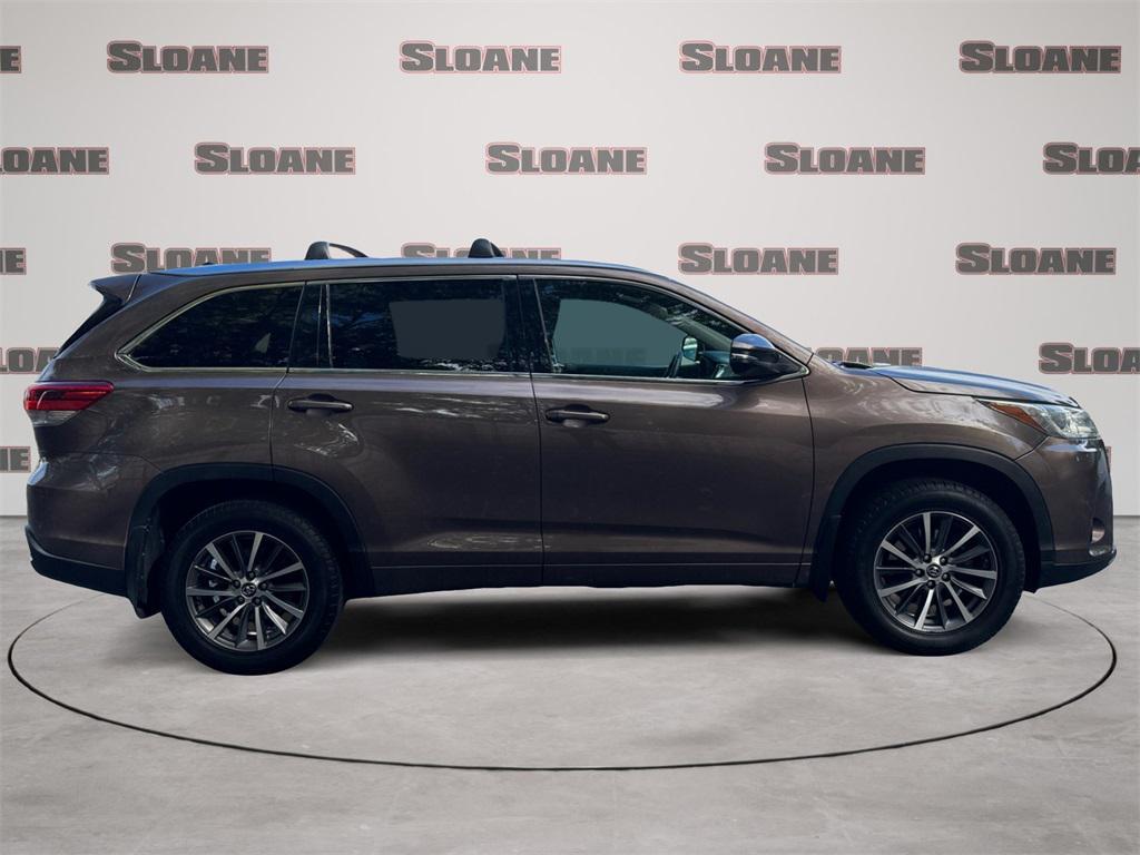 used 2018 Toyota Highlander car, priced at $21,442